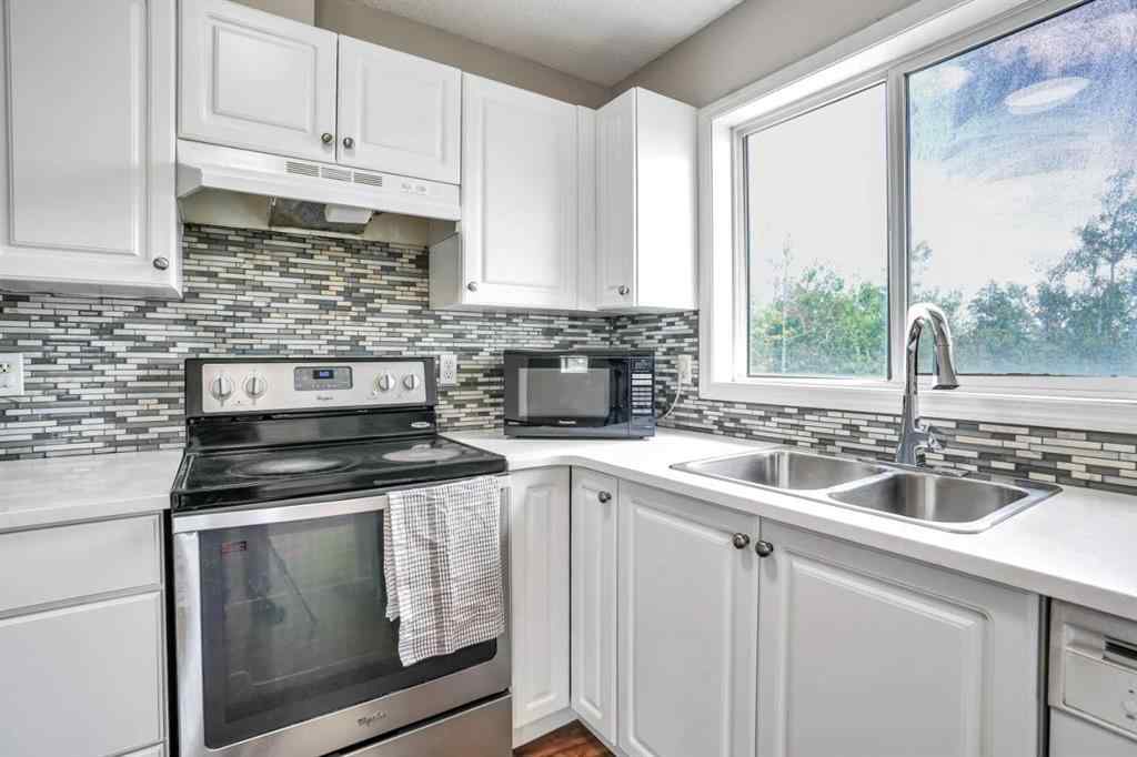 MLS® A2228317 - 4 Citadel Point NW in Citadel Calgary, Residential