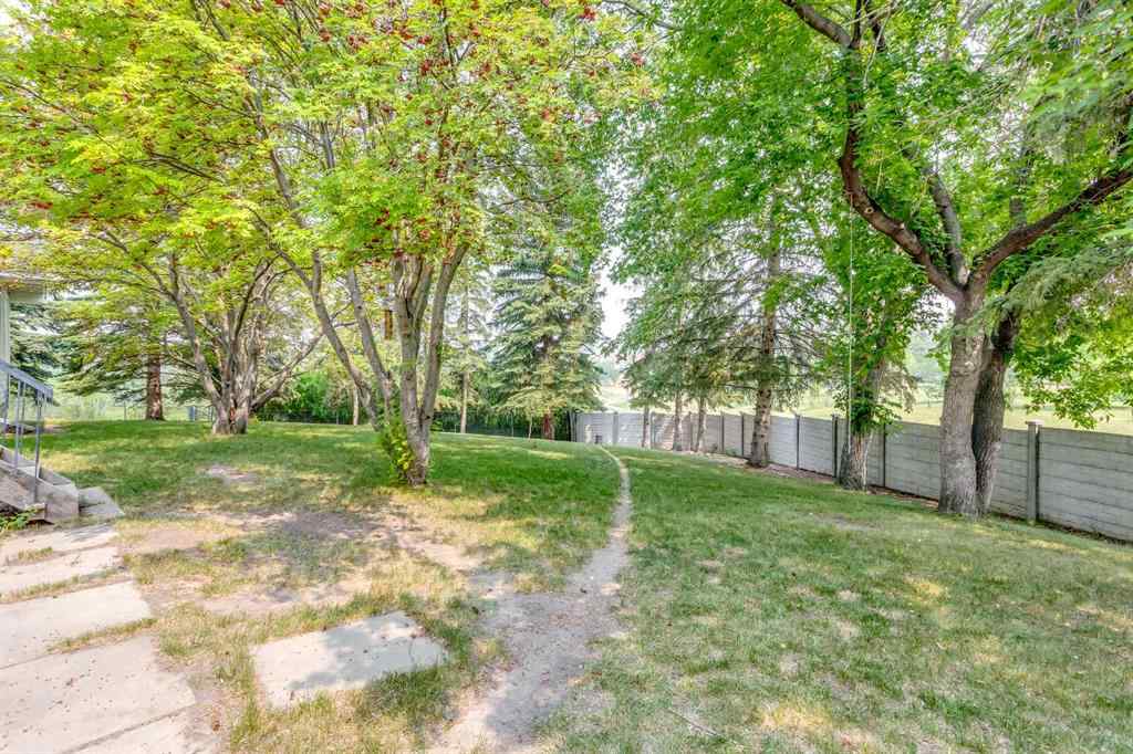 MLS® A2228340 - 116 Varsity Green Bay NW in Varsity Calgary, Residential