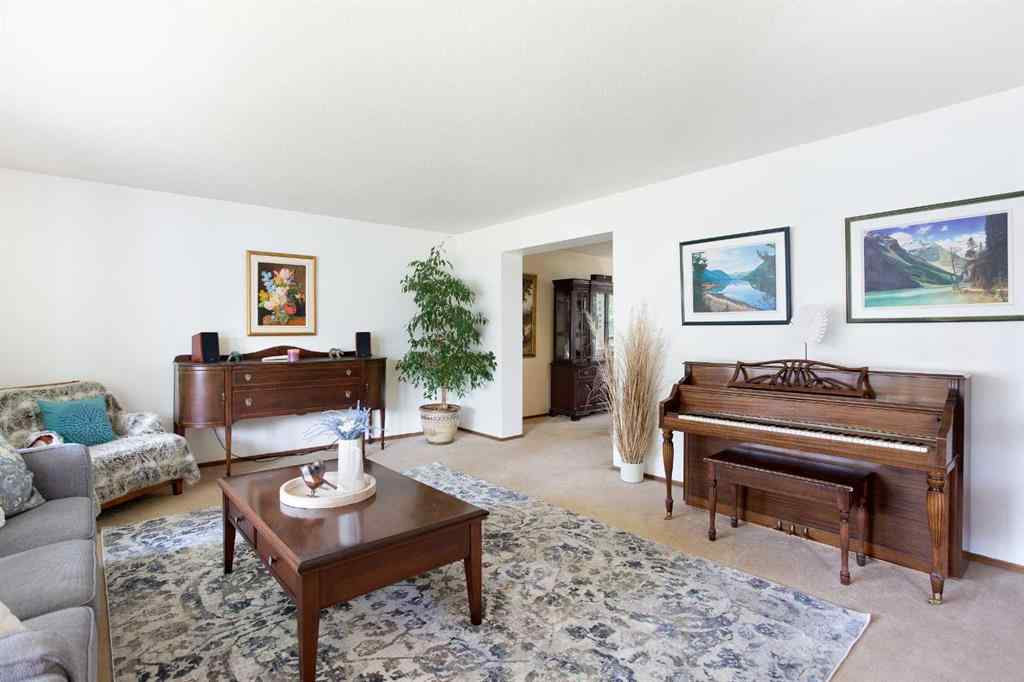 MLS® A2228340 - 116 Varsity Green Bay NW in Varsity Calgary, Residential