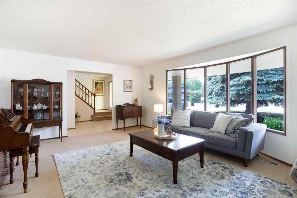 MLS® A2228340 - 116 Varsity Green Bay NW in Varsity Calgary, Residential