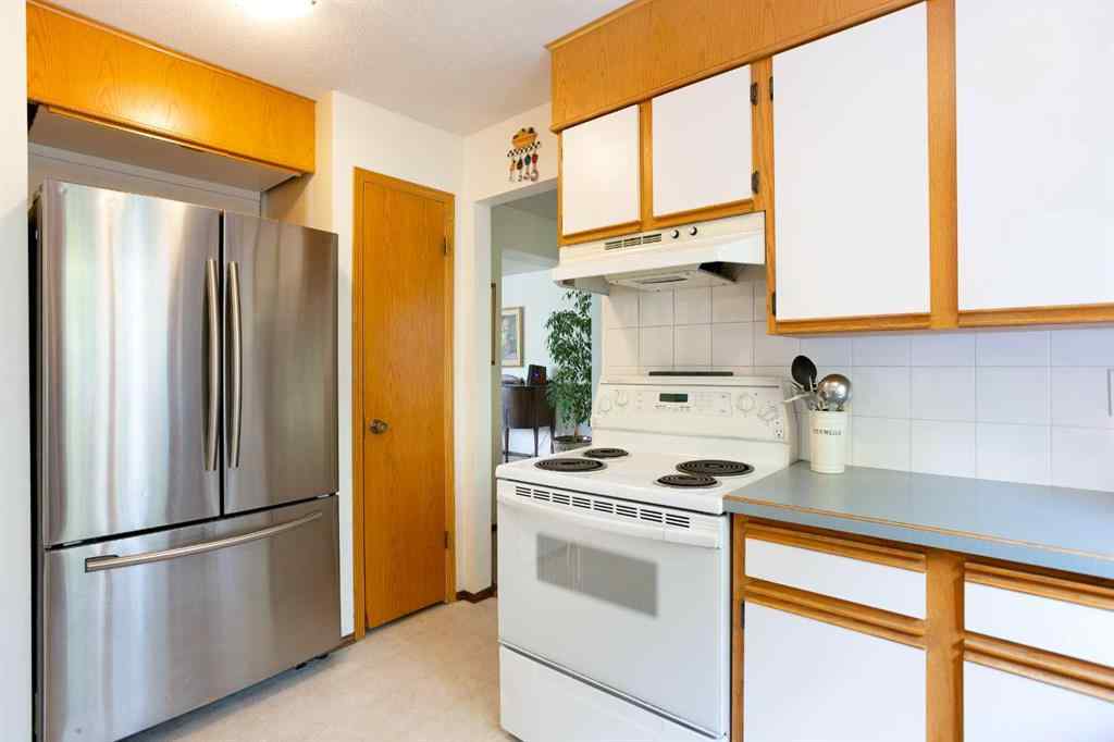 MLS® A2228340 - 116 Varsity Green Bay NW in Varsity Calgary, Residential
