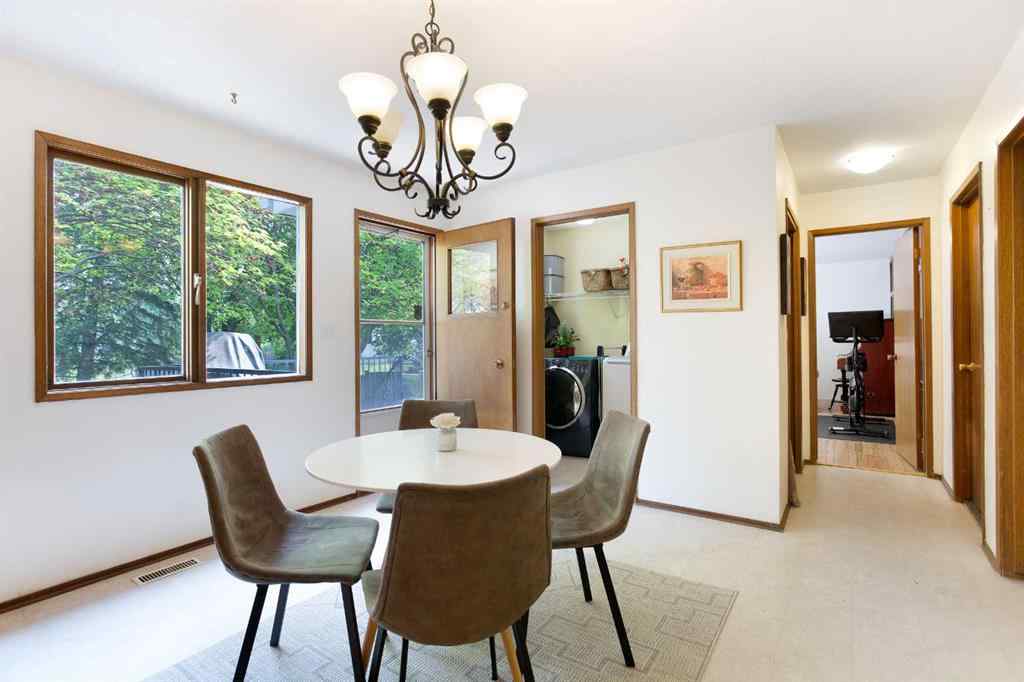 MLS® A2228340 - 116 Varsity Green Bay NW in Varsity Calgary, Residential