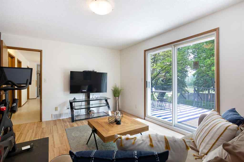 MLS® A2228340 - 116 Varsity Green Bay NW in Varsity Calgary, Residential