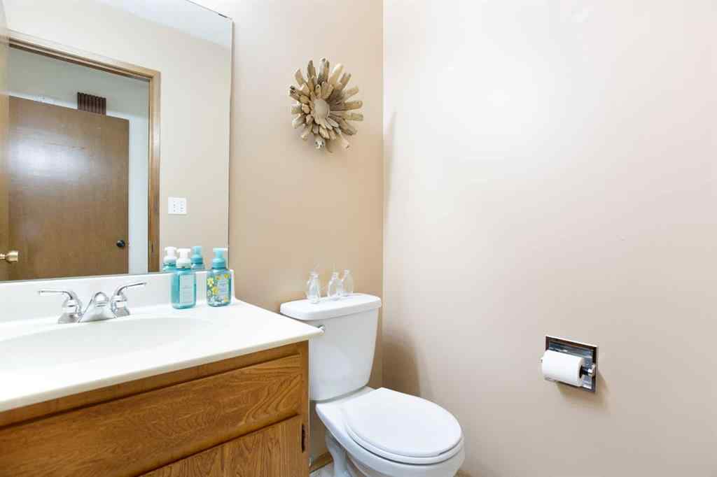 MLS® A2228340 - 116 Varsity Green Bay NW in Varsity Calgary, Residential