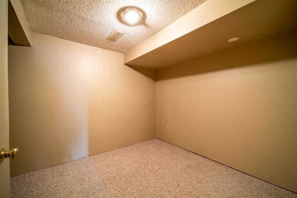 MLS® A2228342 - 1601 5 Avenue  in Wainwright Wainwright, Residential