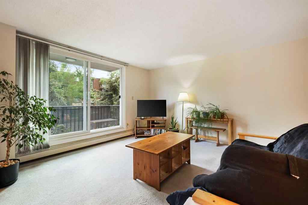 MLS® A2228359 - Unit #207 310 4 Avenue NE in Crescent Heights Calgary, Residential