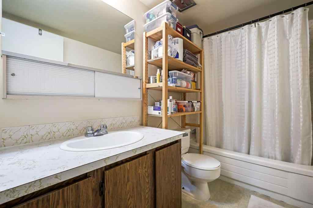 MLS® A2228359 - Unit #207 310 4 Avenue NE in Crescent Heights Calgary, Residential