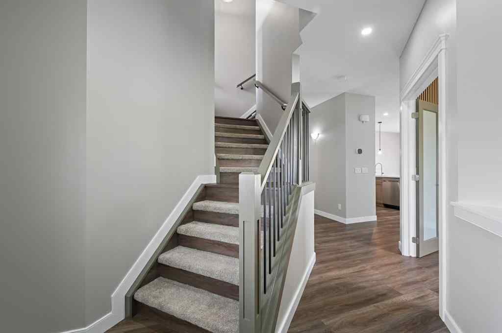 MLS® A2228362 - 102 Ravenscroft Green SE in Ravenswood Airdrie, Residential