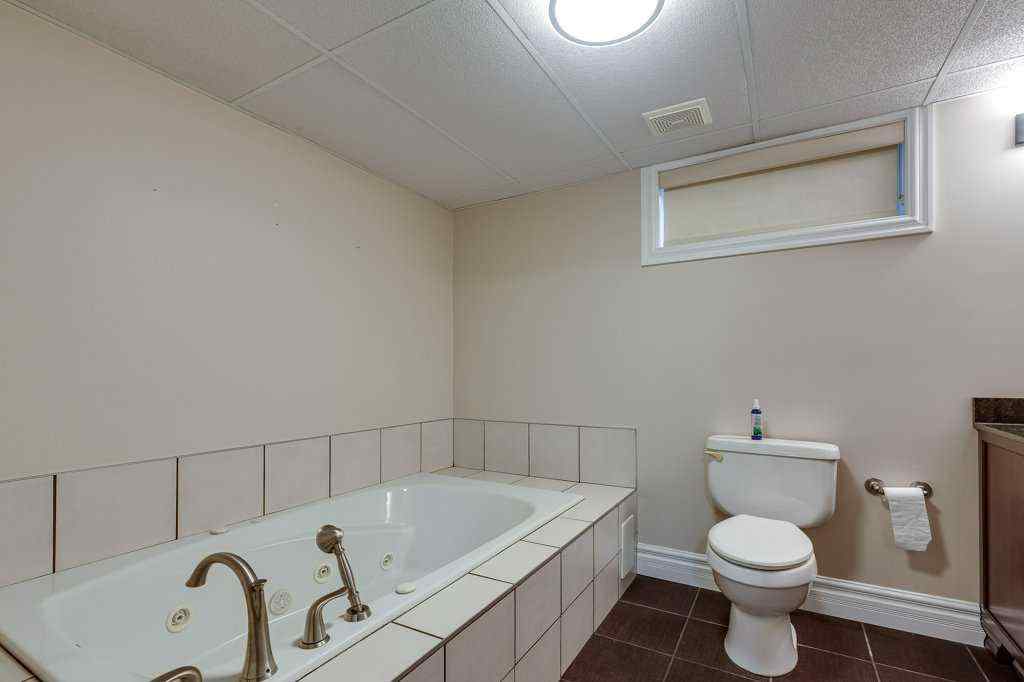 MLS® A2228364 - Unit #8 31264 Highway 2 A   in NONE Rural Mountain View County, Residential