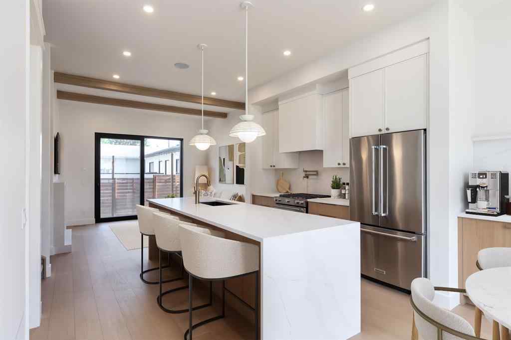 MLS® A2228371 - 4309 32 Avenue SW in Glenbrook Calgary, Residential