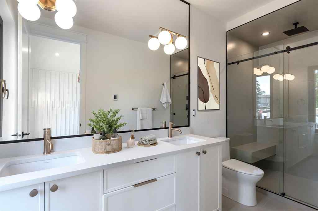 MLS® A2228371 - 4309 32 Avenue SW in Glenbrook Calgary, Residential