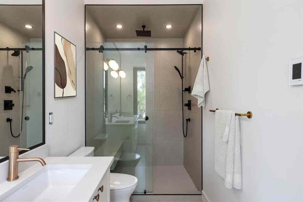 MLS® A2228371 - 4309 32 Avenue SW in Glenbrook Calgary, Residential