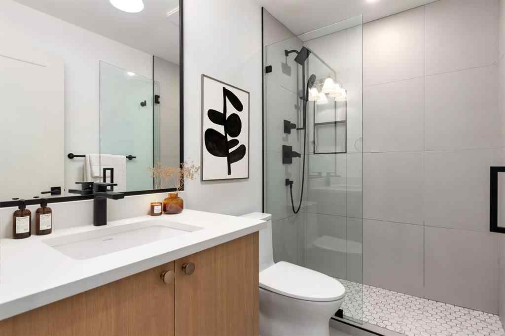 MLS® A2228371 - 4309 32 Avenue SW in Glenbrook Calgary, Residential