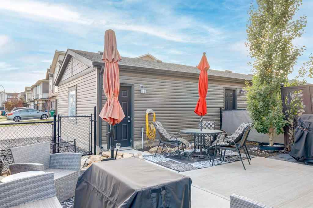 MLS® A2228395 - 1136 MIDTOWN Lane SW in Midtown Airdrie, Residential