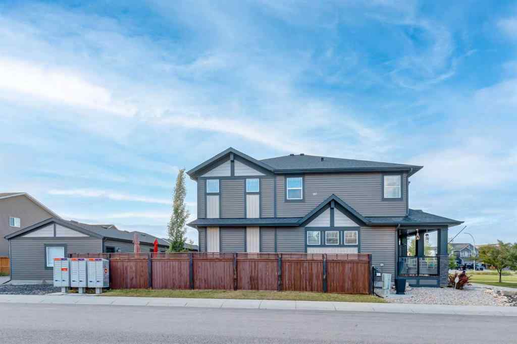 MLS® A2228395 - 1136 MIDTOWN Lane SW in Midtown Airdrie, Residential