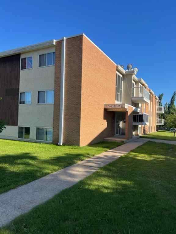 MLS® A2228412 - 5 Sunset Boulevard  in NONE Whitecourt, Commercial
