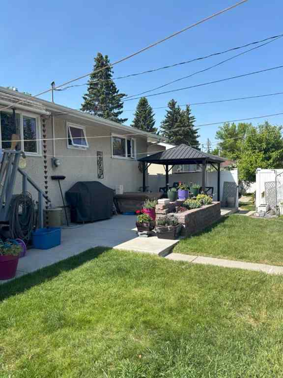 MLS® A2228581 - 4924 40 Avenue NW in Varsity Calgary, Residential