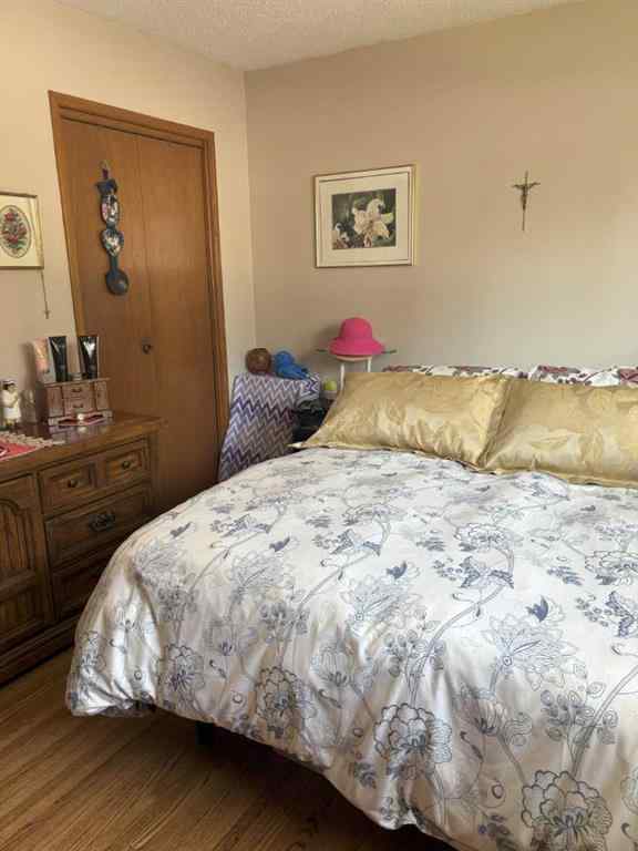 MLS® A2228581 - 4924 40 Avenue NW in Varsity Calgary, Residential