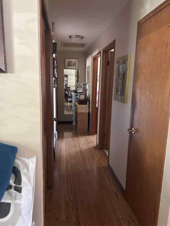 MLS® A2228581 - 4924 40 Avenue NW in Varsity Calgary, Residential