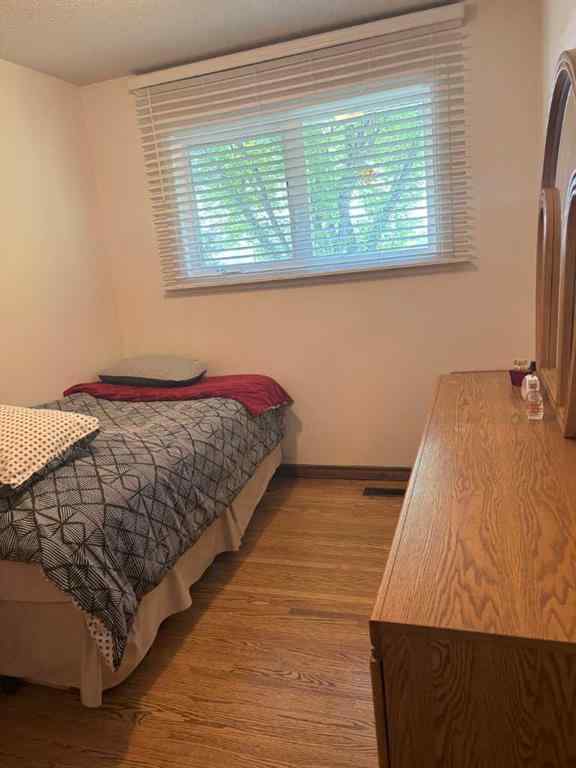 MLS® A2228581 - 4924 40 Avenue NW in Varsity Calgary, Residential