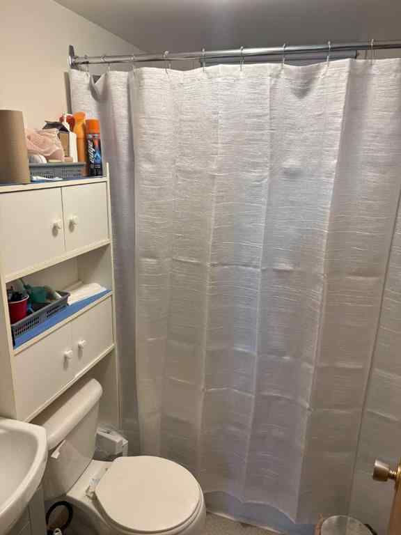 MLS® A2228581 - 4924 40 Avenue NW in Varsity Calgary, Residential