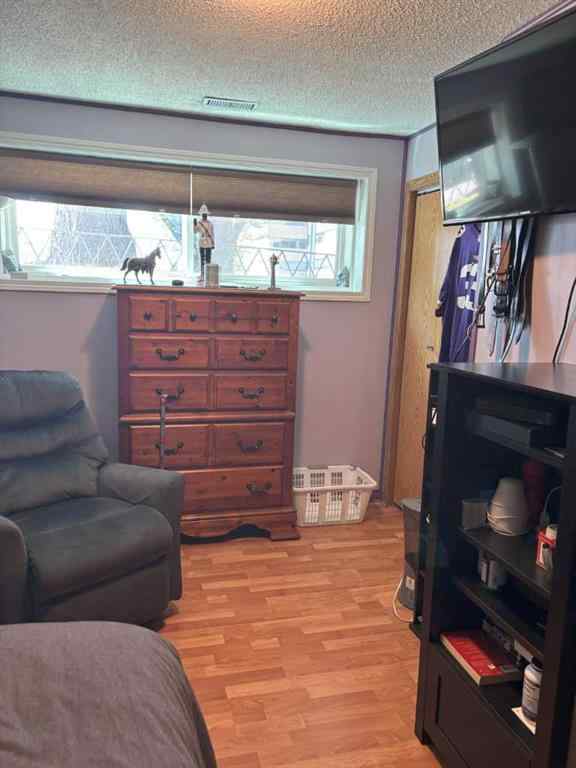 MLS® A2228581 - 4924 40 Avenue NW in Varsity Calgary, Residential