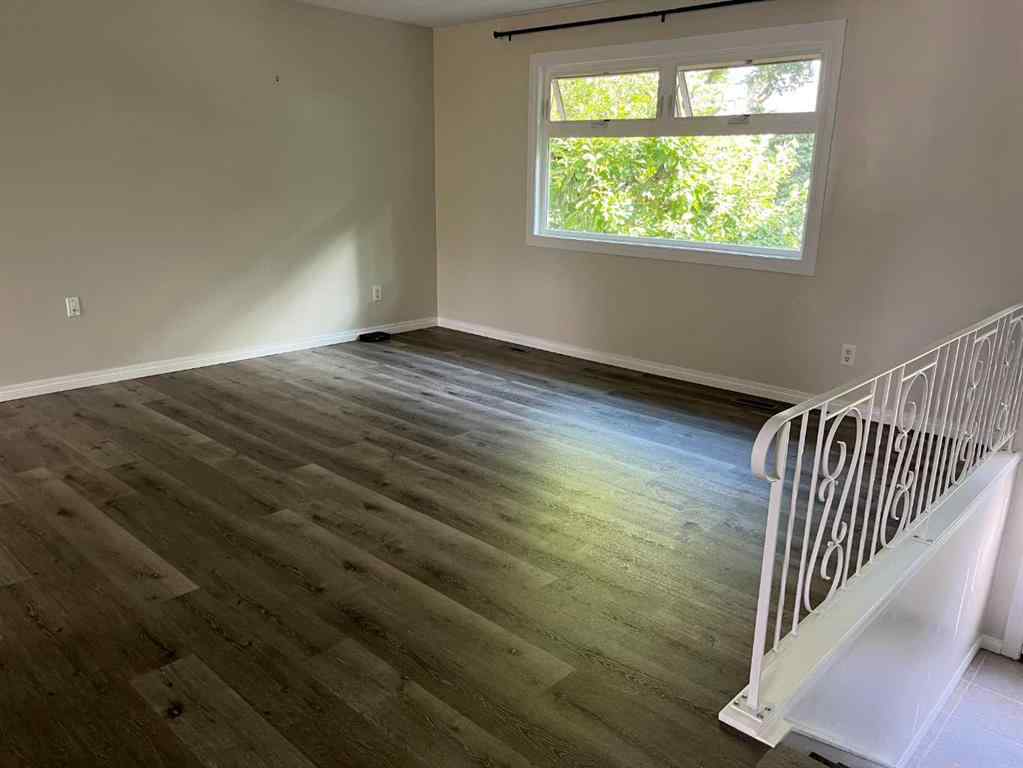 MLS® A2228583 - 4928 40 Avenue NW in Varsity Calgary, Residential