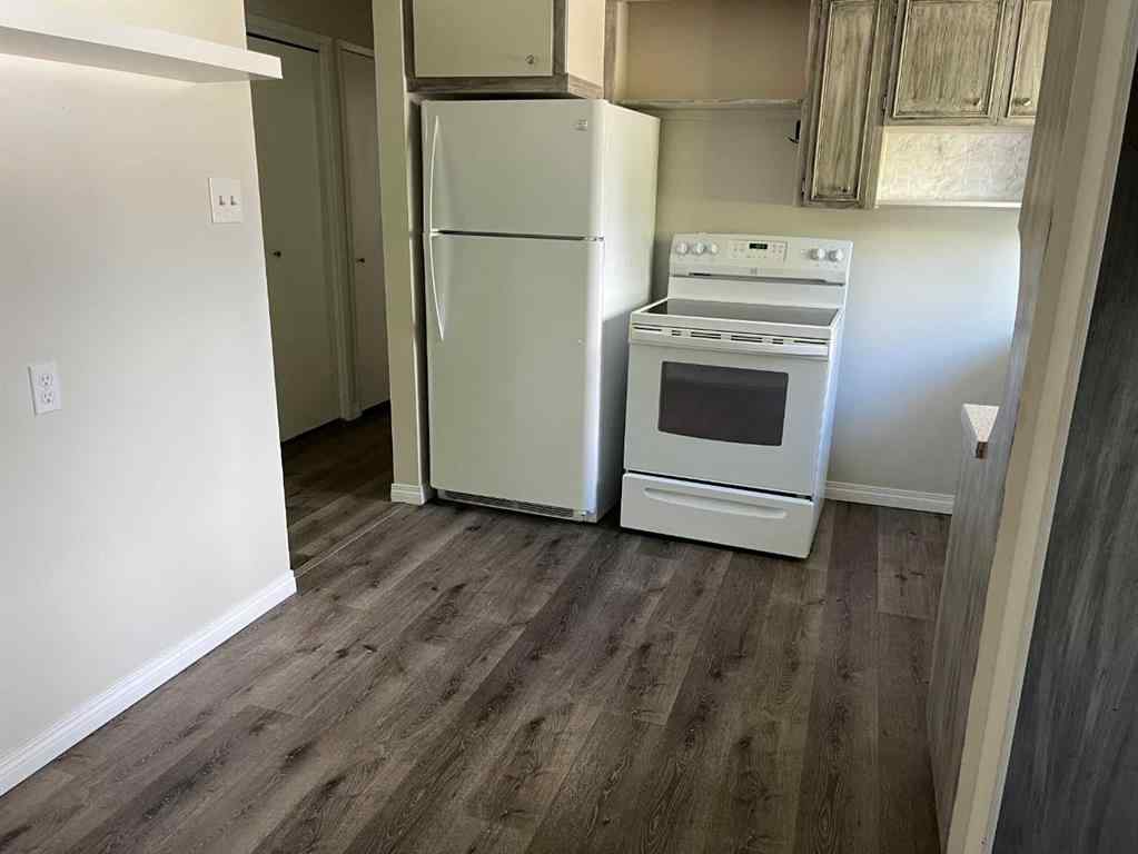 MLS® A2228583 - 4928 40 Avenue NW in Varsity Calgary, Residential