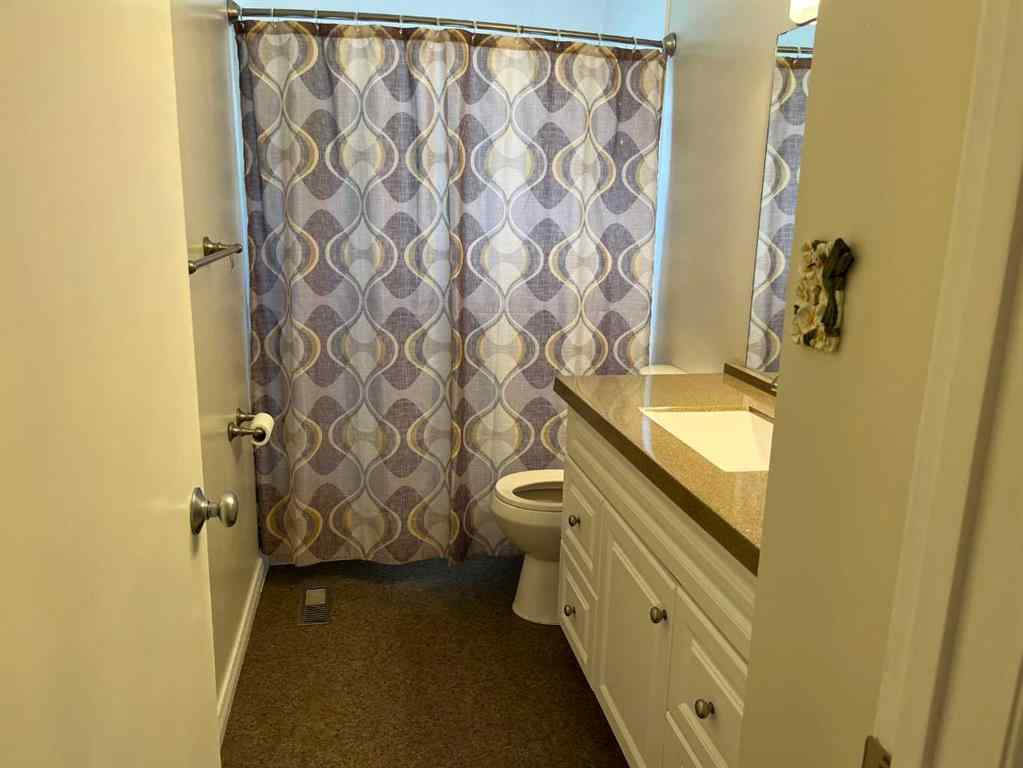MLS® A2228583 - 4928 40 Avenue NW in Varsity Calgary, Residential