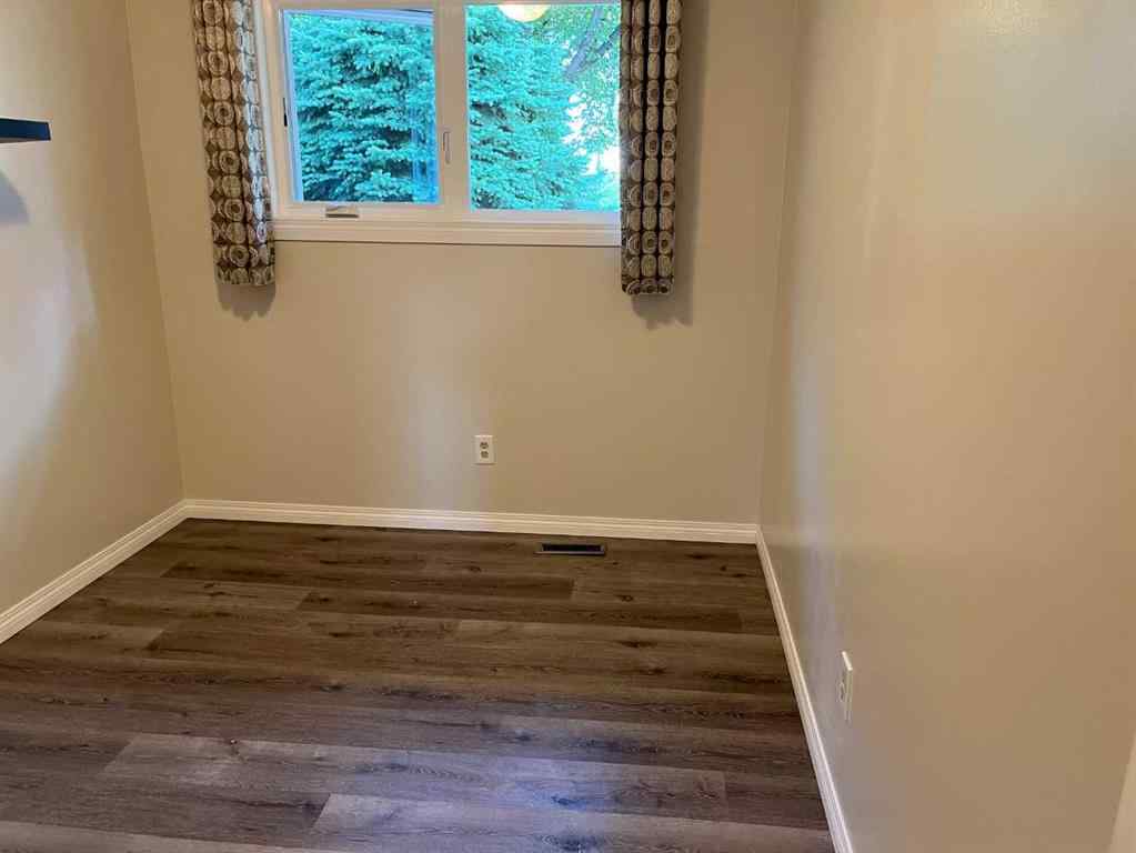 MLS® A2228583 - 4928 40 Avenue NW in Varsity Calgary, Residential