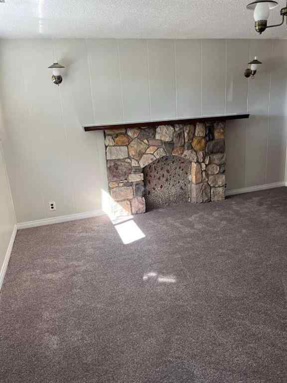 MLS® A2228583 - 4928 40 Avenue NW in Varsity Calgary, Residential