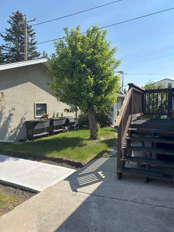 MLS® A2228583 - 4928 40 Avenue NW in Varsity Calgary, Residential