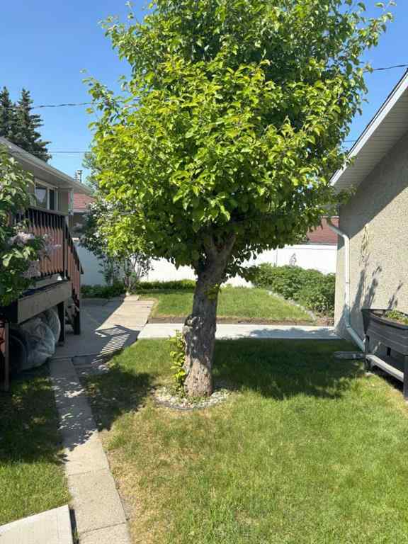 MLS® A2228583 - 4928 40 Avenue NW in Varsity Calgary, Residential