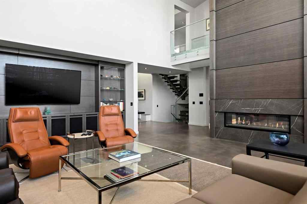 MLS® A2228644 - 25 Posthill Drive SW in Springbank Hill Calgary, Residential