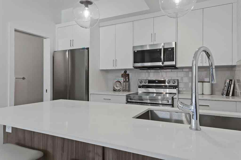 MLS® A2228728 - Unit #2 & 7 828 8 Avenue NE in Renfrew Calgary, Residential