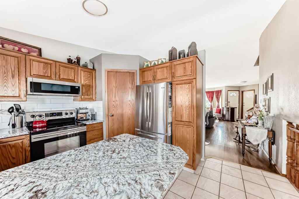 MLS® A2228732 - 368 Heritage Crescent W in Heritage Heights Lethbridge, Residential