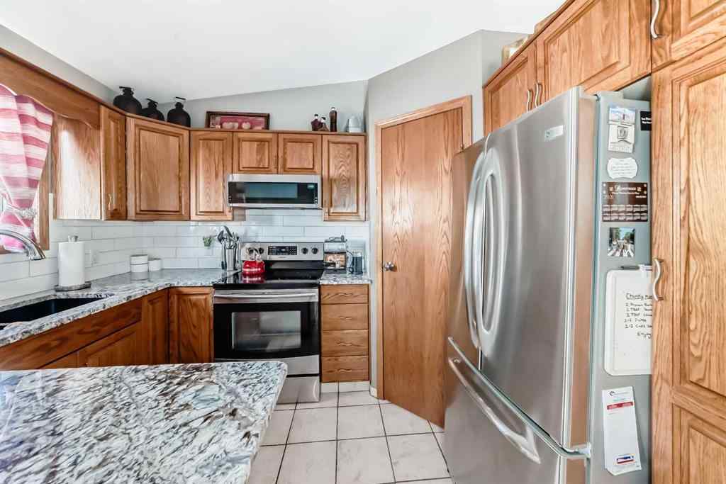 MLS® A2228732 - 368 Heritage Crescent W in Heritage Heights Lethbridge, Residential