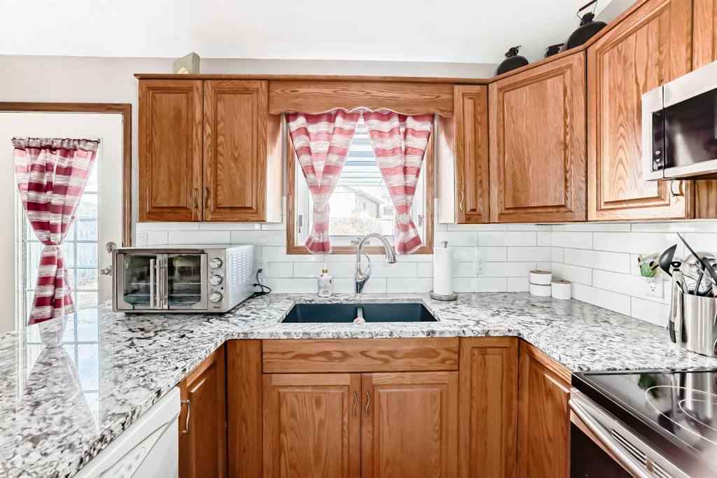 MLS® A2228732 - 368 Heritage Crescent W in Heritage Heights Lethbridge, Residential