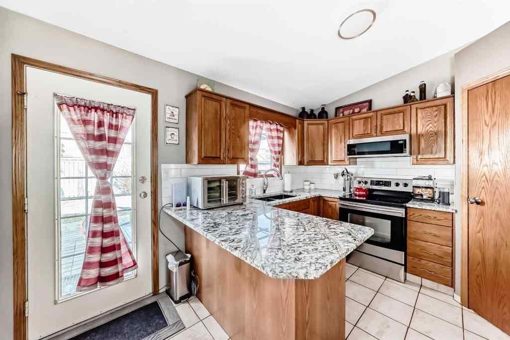 MLS® A2228732 - 368 Heritage Crescent W in Heritage Heights Lethbridge, Residential