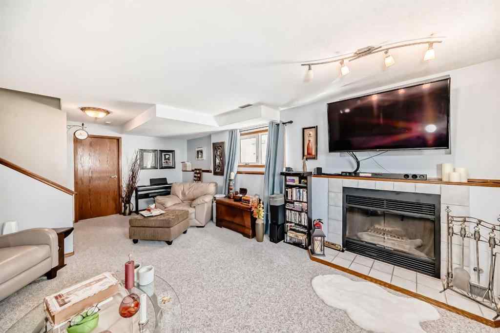MLS® A2228732 - 368 Heritage Crescent W in Heritage Heights Lethbridge, Residential