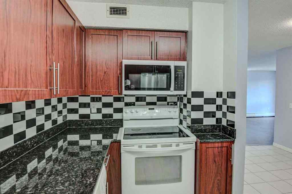 MLS® A2228746 - Unit #204 1900 25A Street SW in Richmond Calgary, Residential