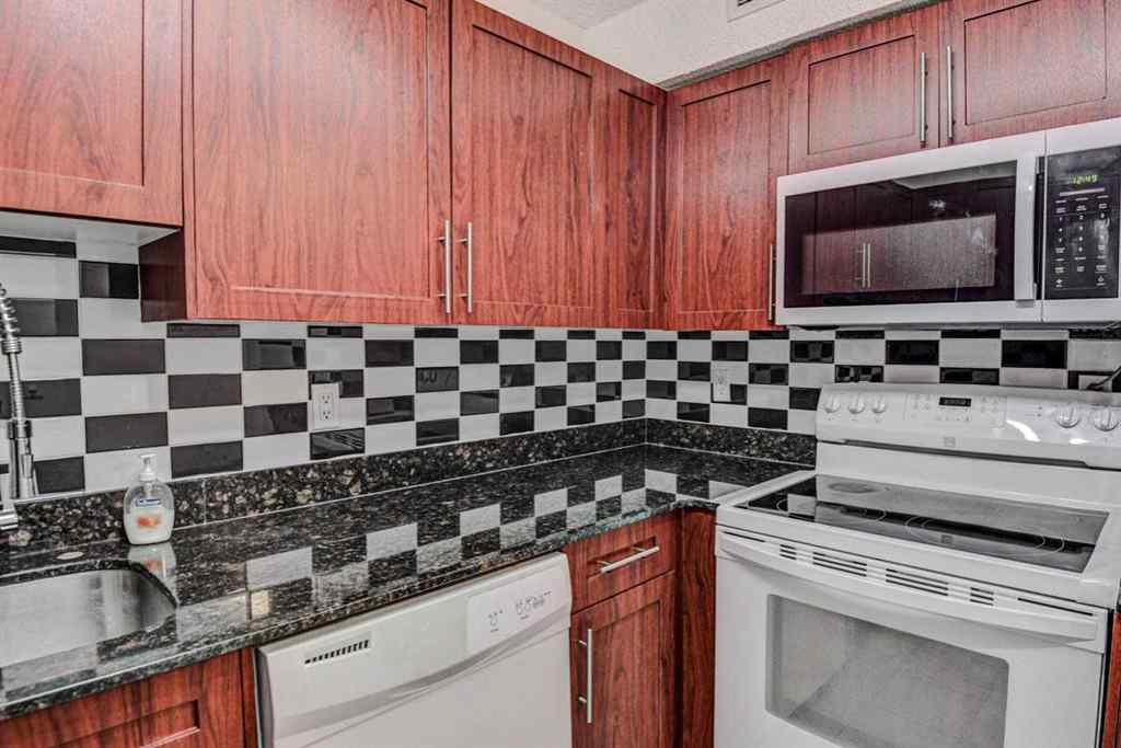 MLS® A2228746 - Unit #204 1900 25A Street SW in Richmond Calgary, Residential