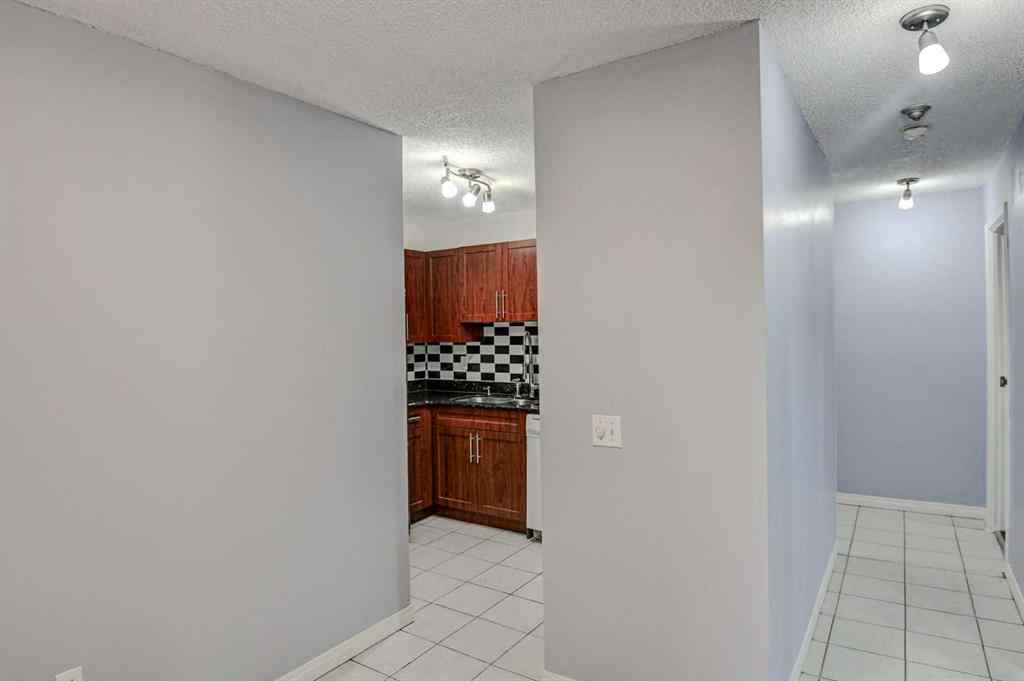 MLS® A2228746 - Unit #204 1900 25A Street SW in Richmond Calgary, Residential