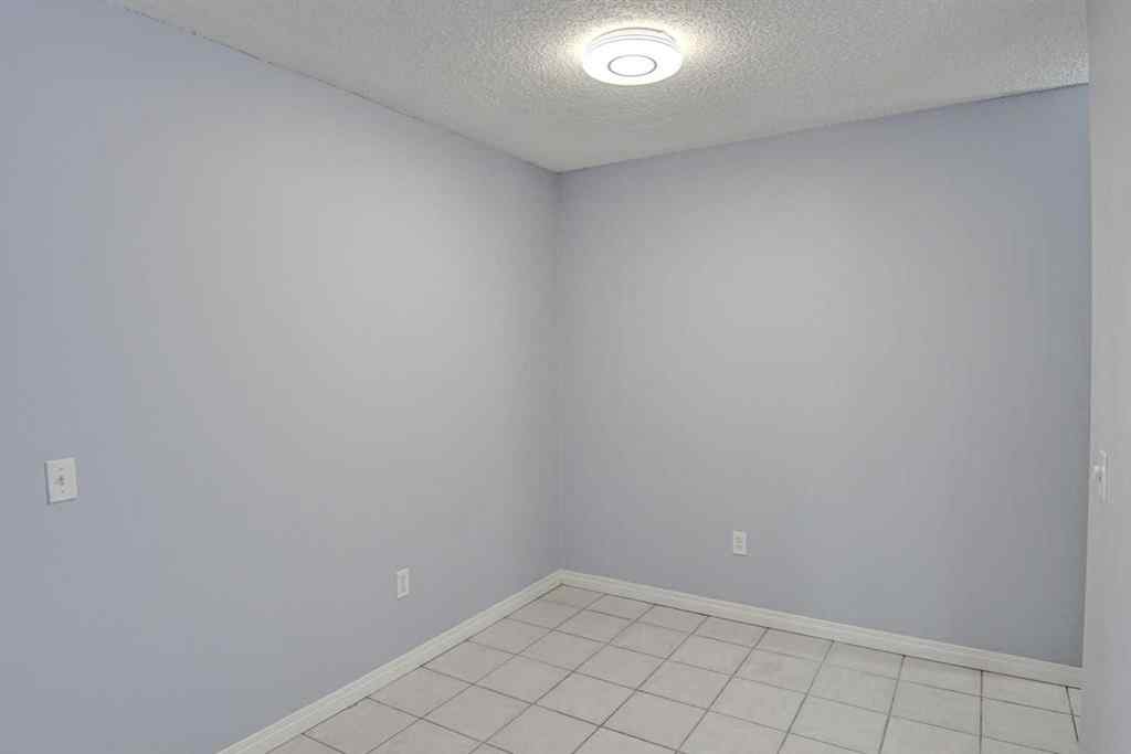 MLS® A2228746 - Unit #204 1900 25A Street SW in Richmond Calgary, Residential