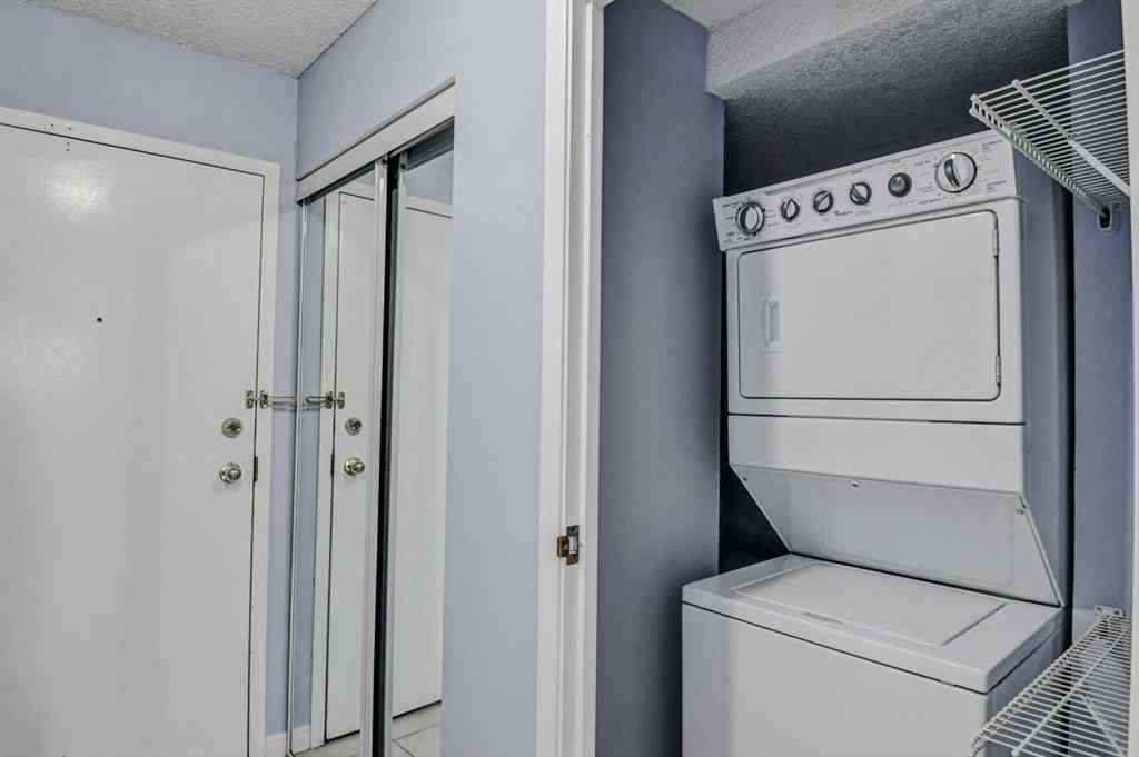 MLS® A2228746 - Unit #204 1900 25A Street SW in Richmond Calgary, Residential