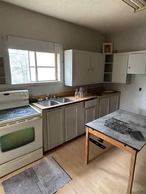 MLS® A2228768 - 5605 50st   in NONE Grimshaw, Residential