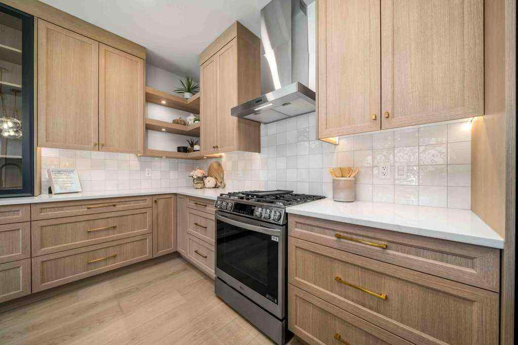 MLS® A2228769 - 3617 10 Avenue SW in SW Southridge Medicine Hat, Residential