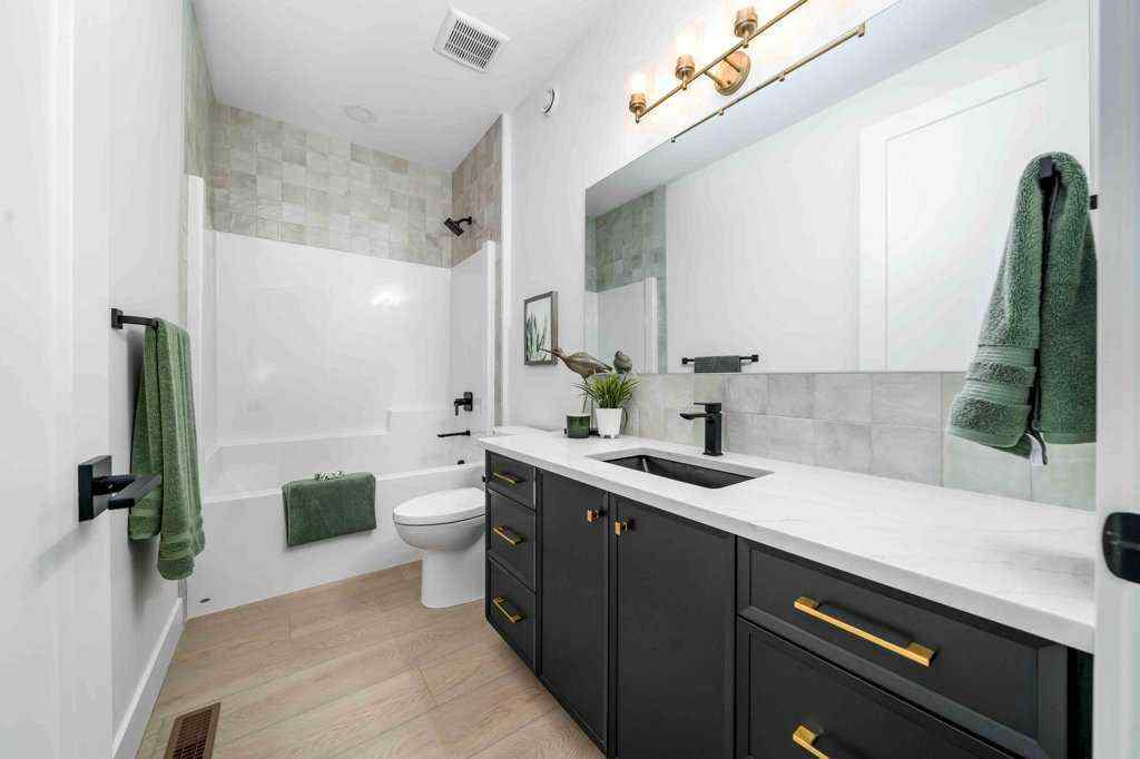 MLS® A2228769 - 3617 10 Avenue SW in SW Southridge Medicine Hat, Residential