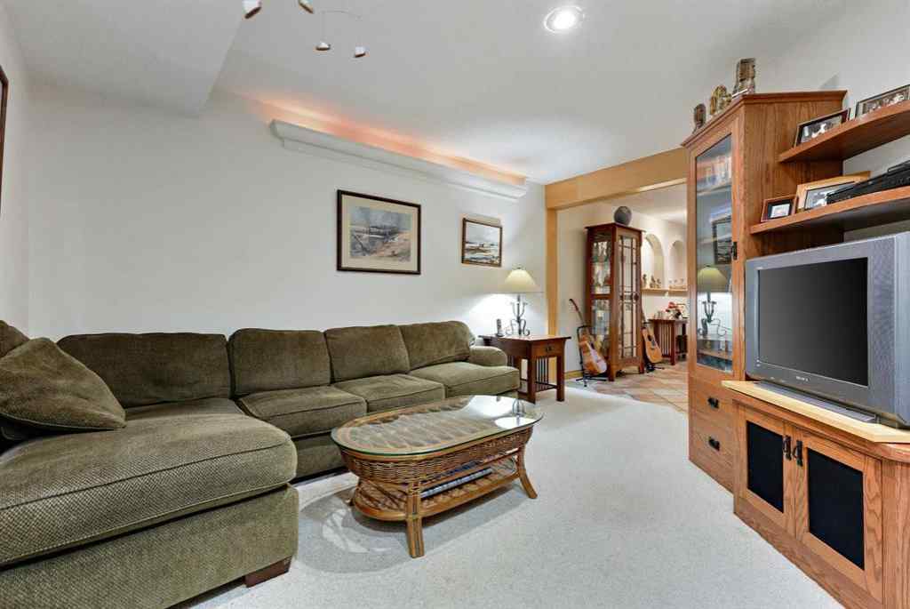 MLS® A2228803 - 30 Patterson Green SW in Patterson Calgary, Residential