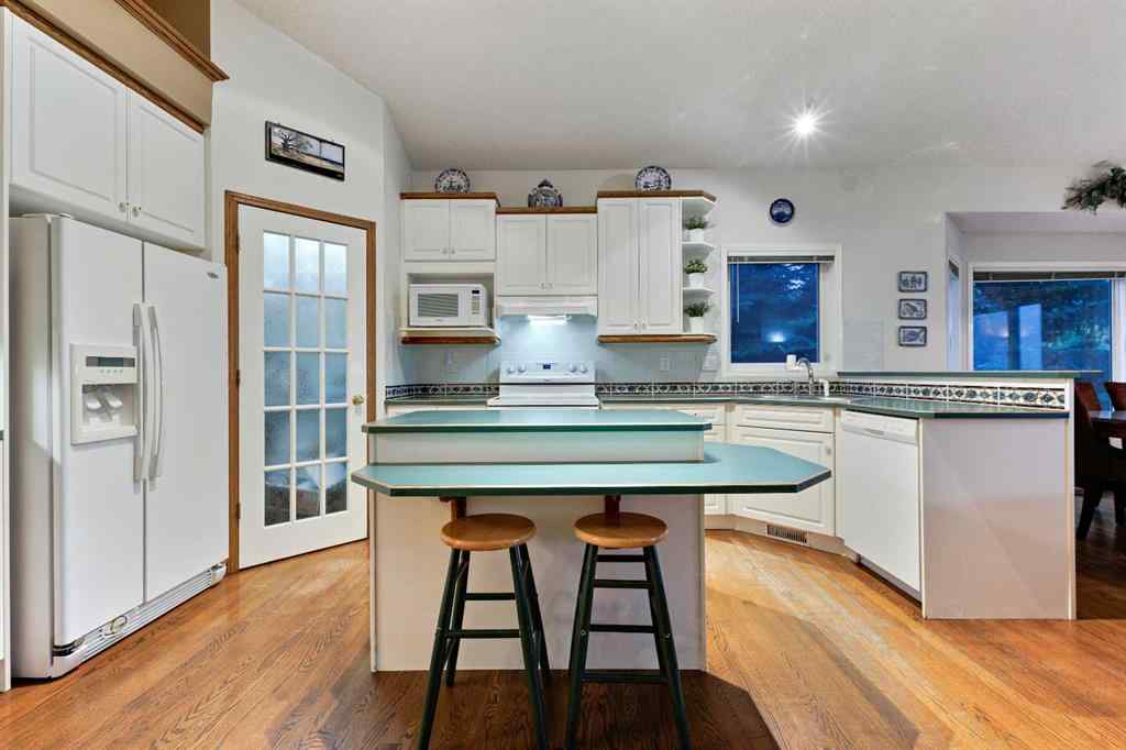 MLS® A2228803 - 30 Patterson Green SW in Patterson Calgary, Residential
